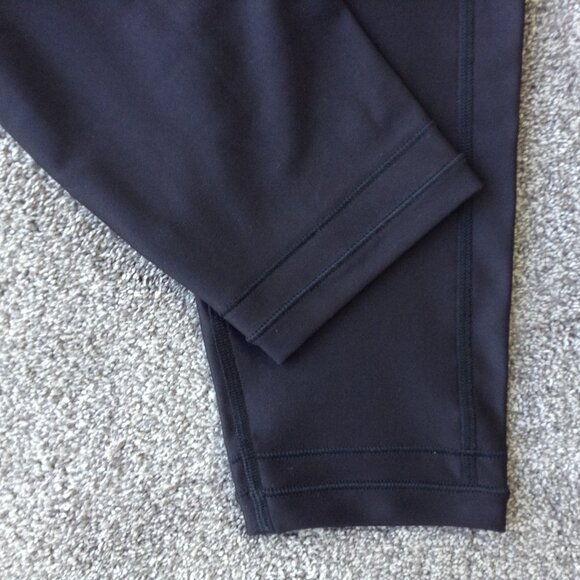 ⭐UNDER ARMOUR COMPRESSION CAPRI LEGGINGS in Black, size Large – LIKE NEW⭐ - Picture 5 of 6